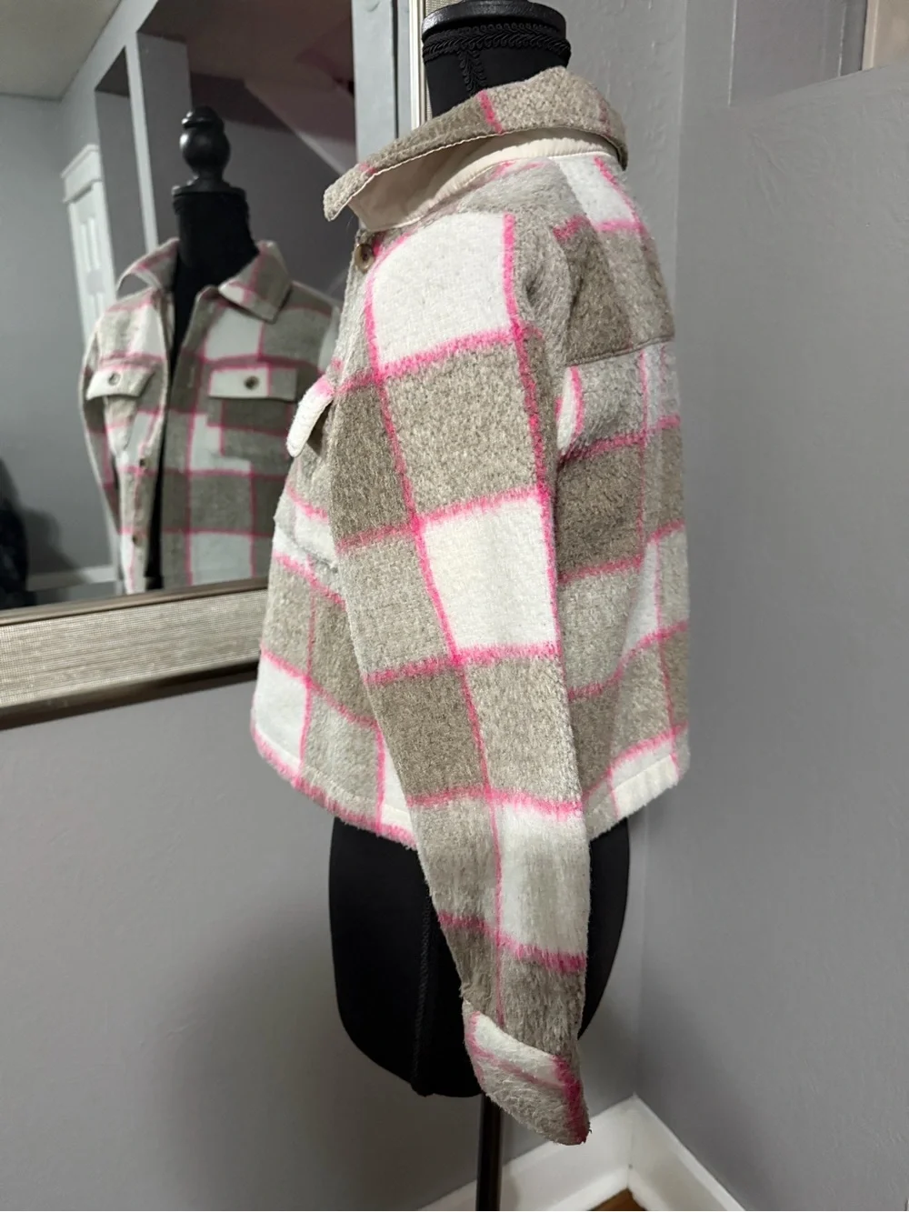 Cat & Jack girls' plaid cropped shacket size medium 8
